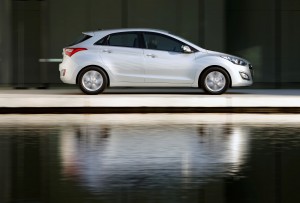 Hyundai i30 side motion shot