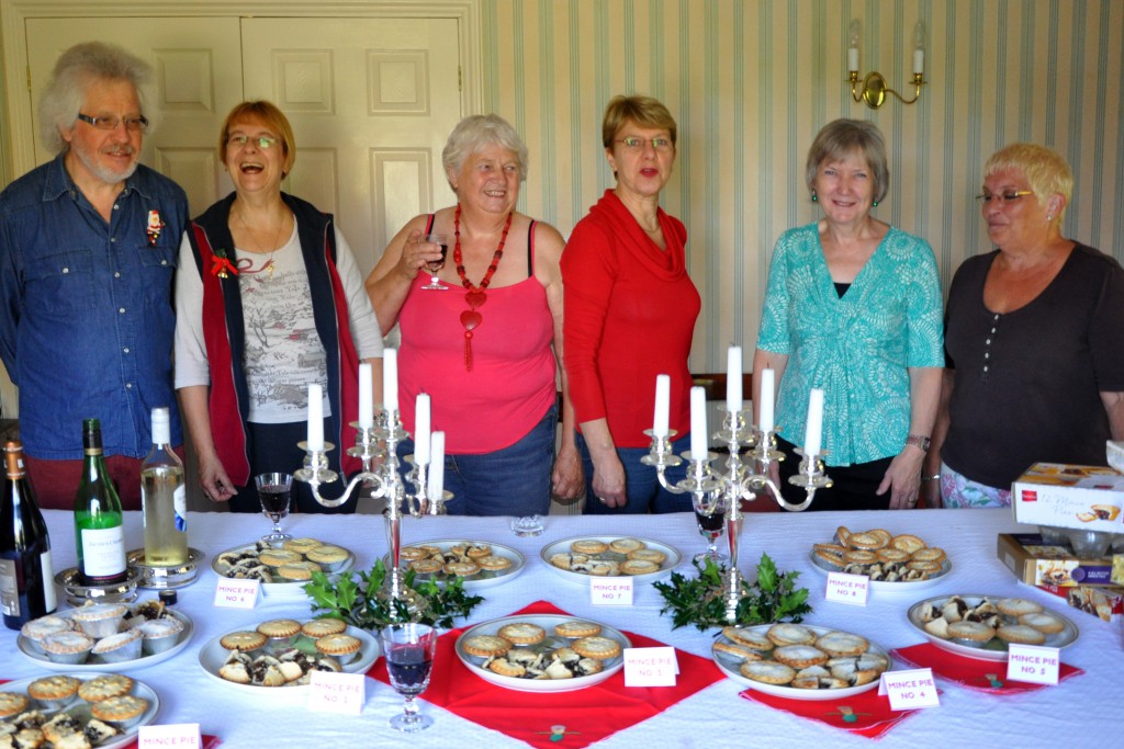 ladies-who-luch-mince-pie-team
